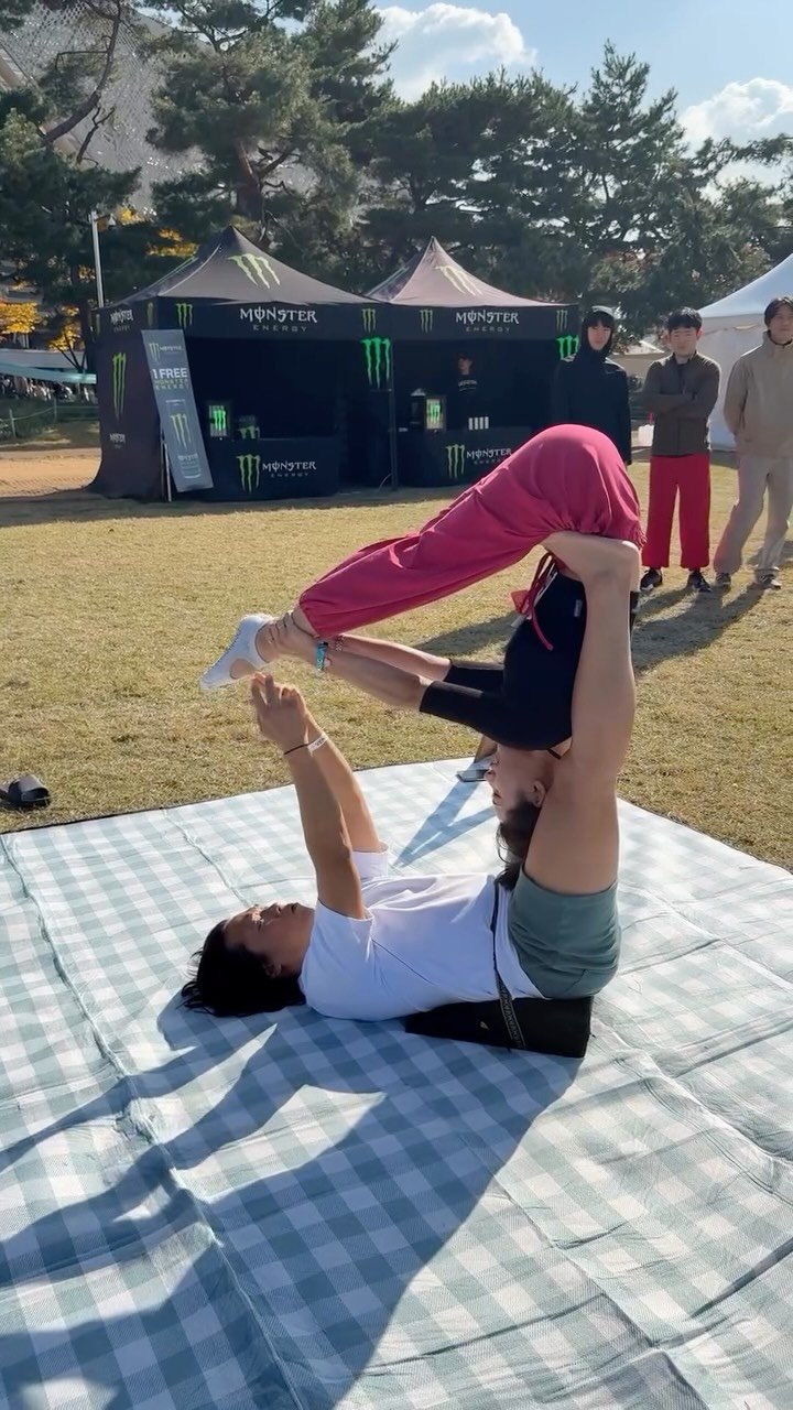 joooo_fit1015 게시물 이미지: 원더러스트 페스티벌에서 첫 경험한 아크로 요가 🧘‍♀️