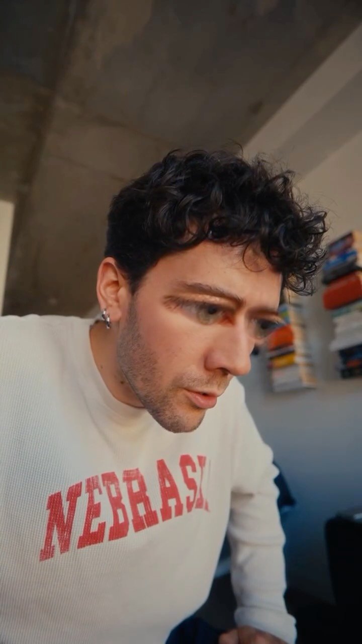 jordans.archivess 게시물 이미지: @higgsfield.ai lets you completely redo the...