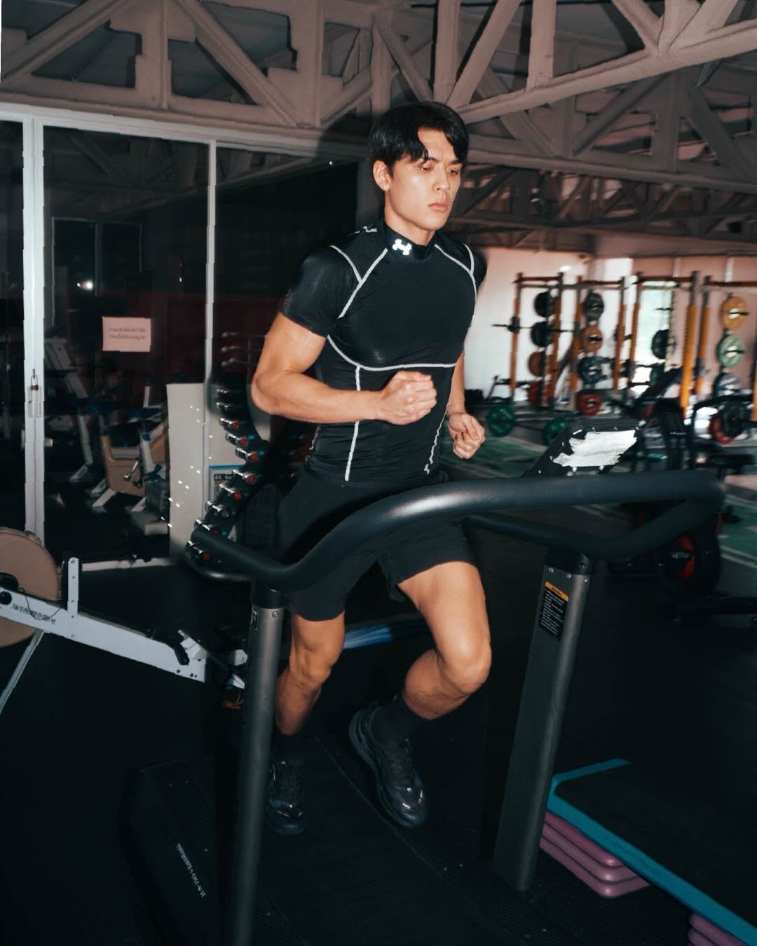 josswayar 게시물 이미지: Stay cool in the heat with #HeatgearElite
Move...