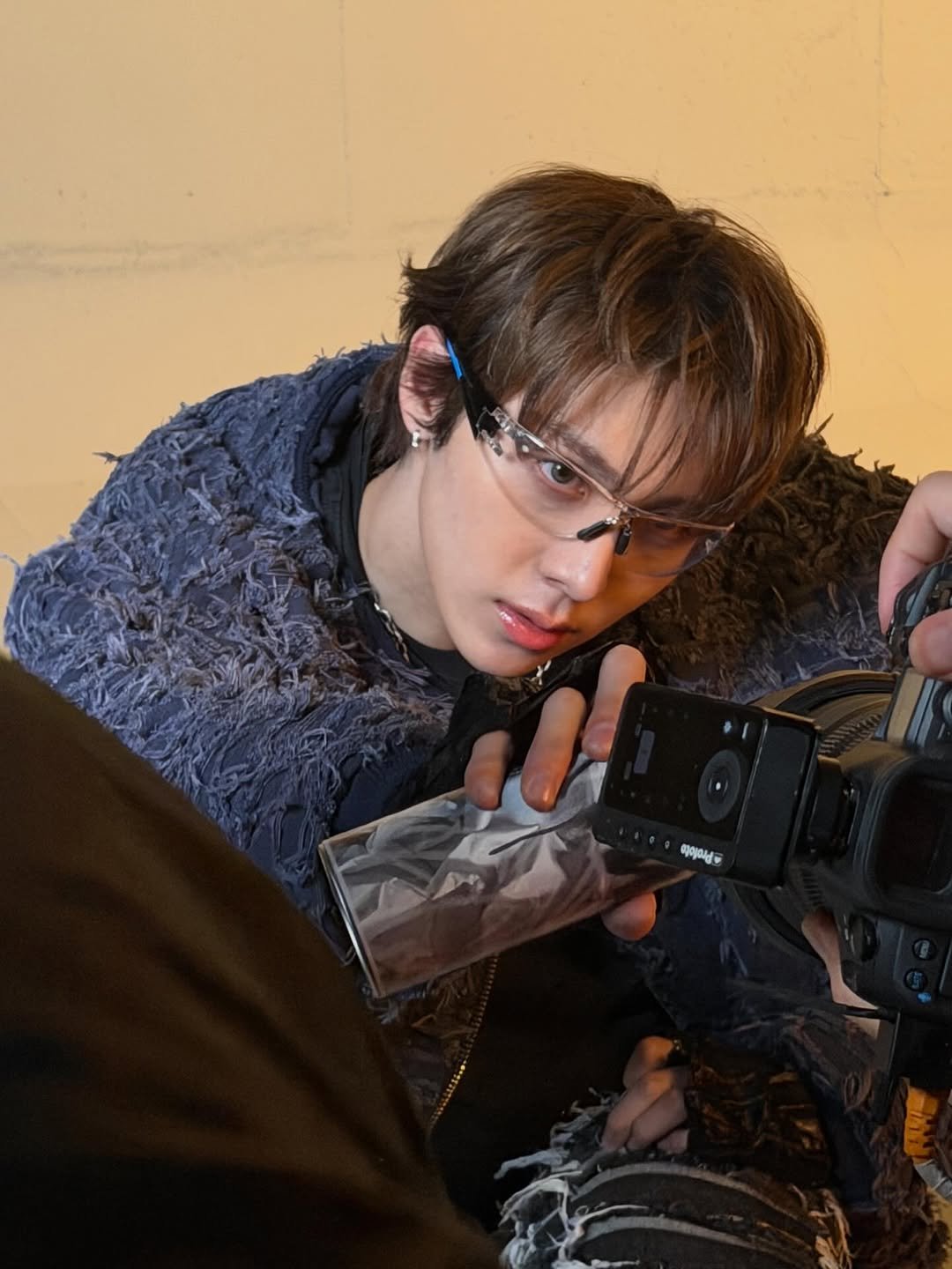 Photo by WOOCHAN • 우찬 on March 11, 2026. May be an image of bolo tie and text that says '이이'.