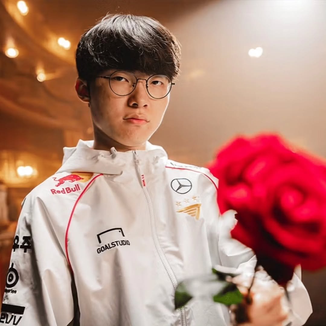 Photo by 예은 (조이) on February 13, 2026. May be an image of text that says 'RedBull GOALSTUDIO Εν'.