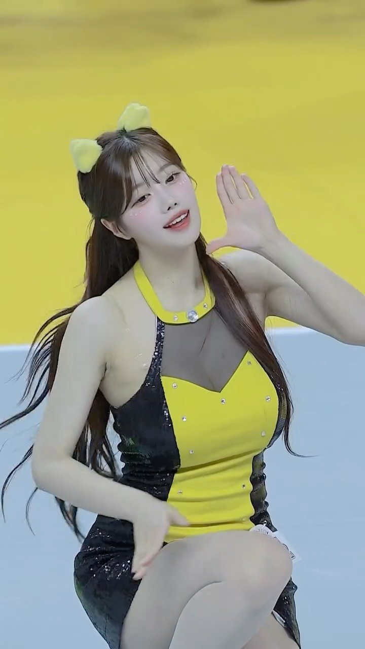 joy_vyv 게시물 이미지: 빌려온 고양이 - ILLIT
KB 노란 고양이 💛💛 😻

#강지은치어리더 #kb스타즈 #치어리더