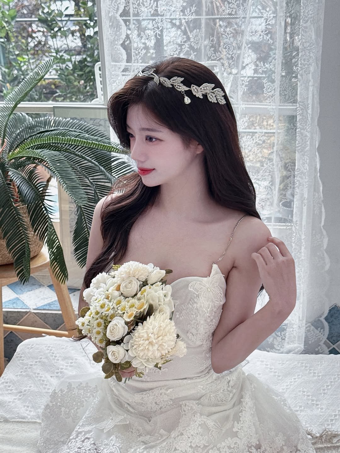 Photo by 강지은 on December 24, 2025. May be an image of dress, baby's-breath and wedding.