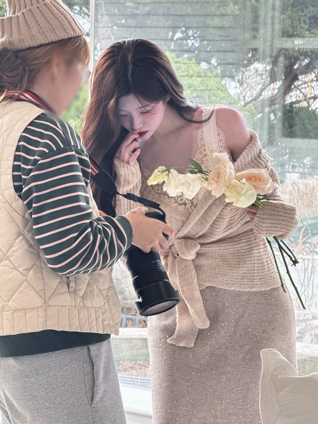 joy_vyv 게시물 이미지: 촬영 듕 찌니~👀🤍

#강지은
