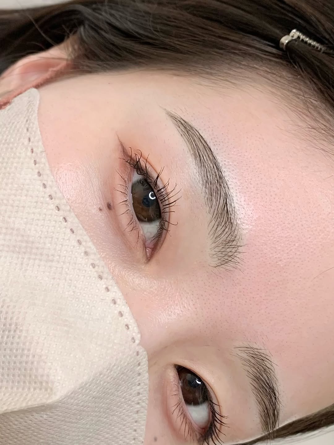joybrow_japan 게시물 이미지: 柔らかい印象がお好きな方には、セミアーチデザイン🤍

細すぎず、濃すぎず、
元の眉毛の毛流れを...