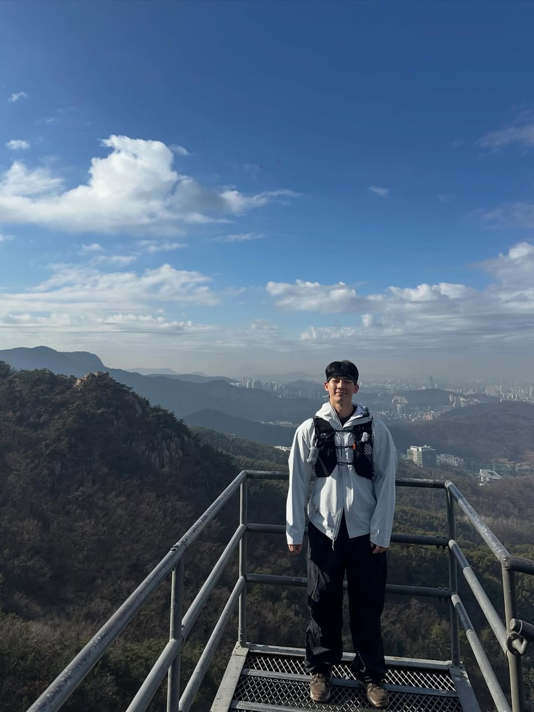 joyeonho 게시물 이미지: 하늘이 너무 예뻤던 #관악산 🏔️

몇달 전 처음 관악산 왔을때엔 비가 와서 강제...