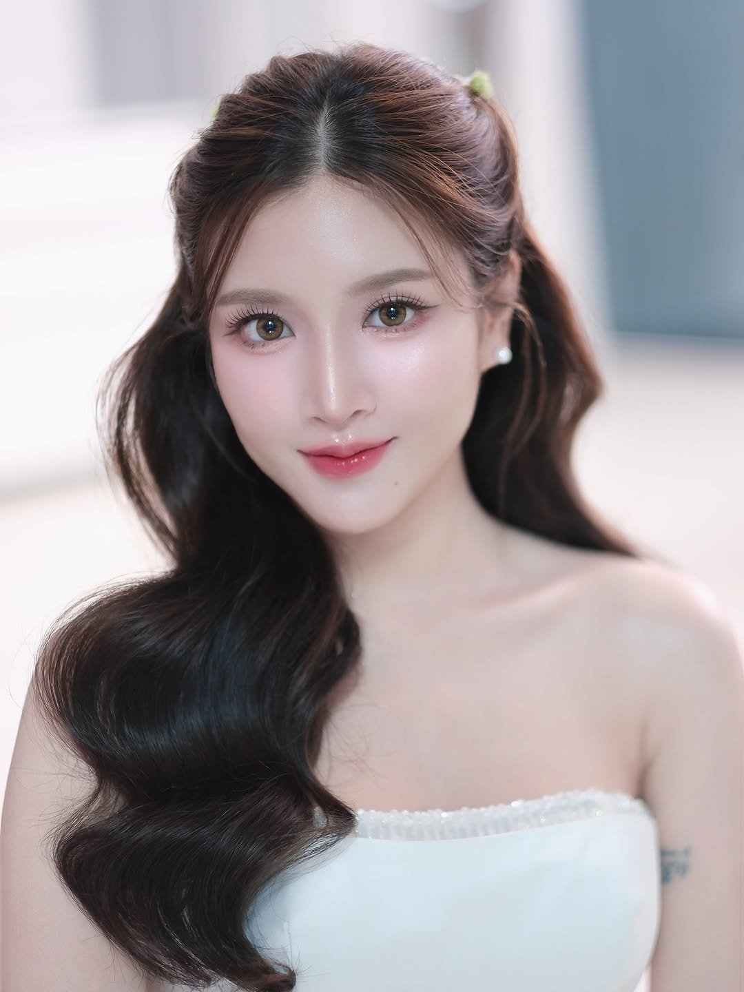 Photo shared by Makeup Artist - Korean & Thai  style🇰🇷🇹🇭 on October 08, 2025 tagging @tum_hair9.