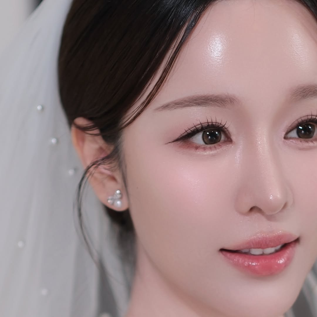 joynikah 게시물 이미지: 안녕하세요.🙏

Makeup by Joynikah
Hair style by...