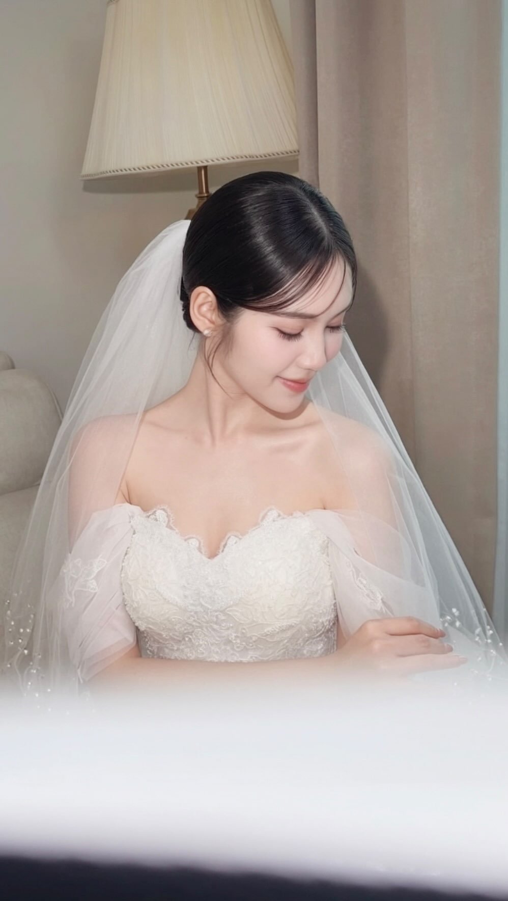 joynikah 게시물 이미지: My hair 
Makeup by @joynikah 
Wedding dress...
