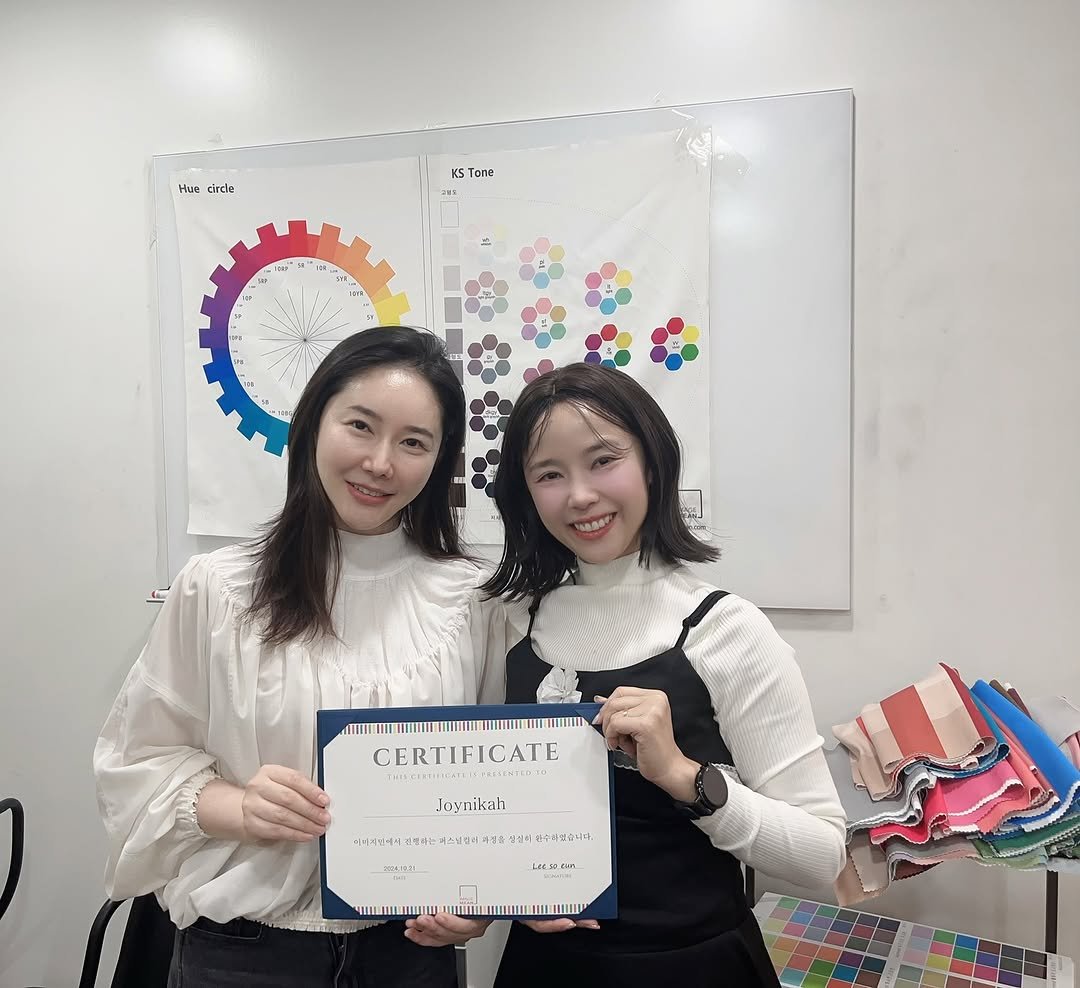 joynikah 게시물 이미지: New-lessons of me.
Private color analysis...