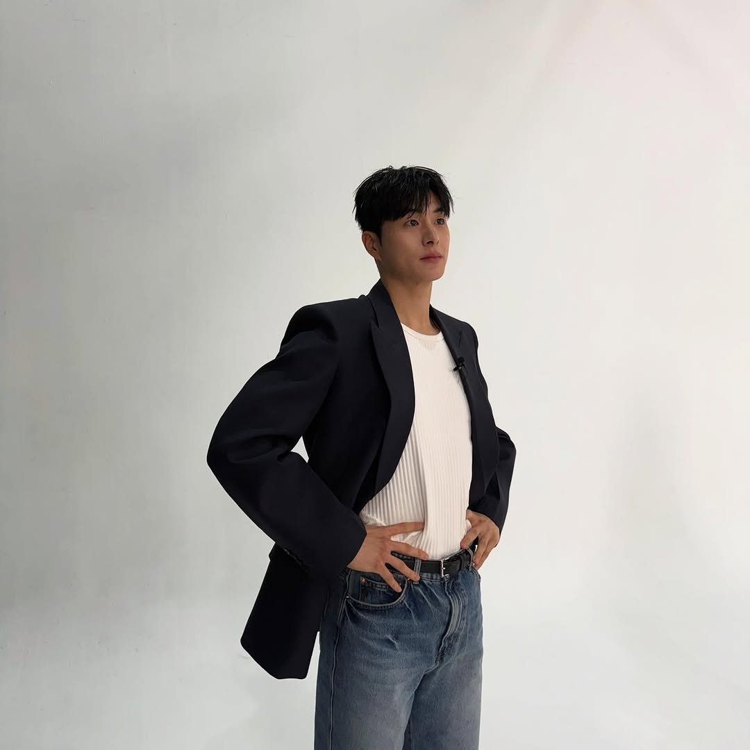 Photo shared by 정건주 on April 02, 2025 tagging @tving.official.