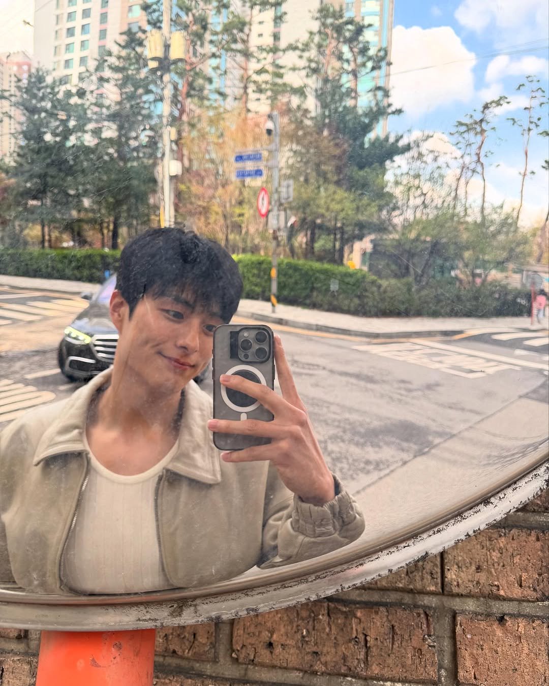 Photo by 정건주 on April 13, 2025.