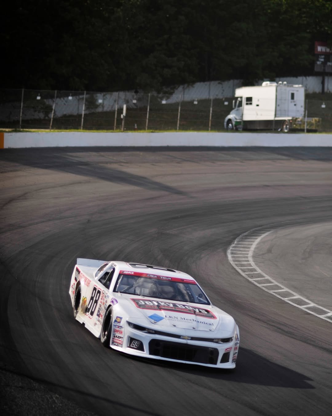 Photo by jrmotorsports in Caraway Speedway with @cadenkvapil, @cars_tour, and @jerkyboysjerky. May be an image of racing vehicles, race car and text.