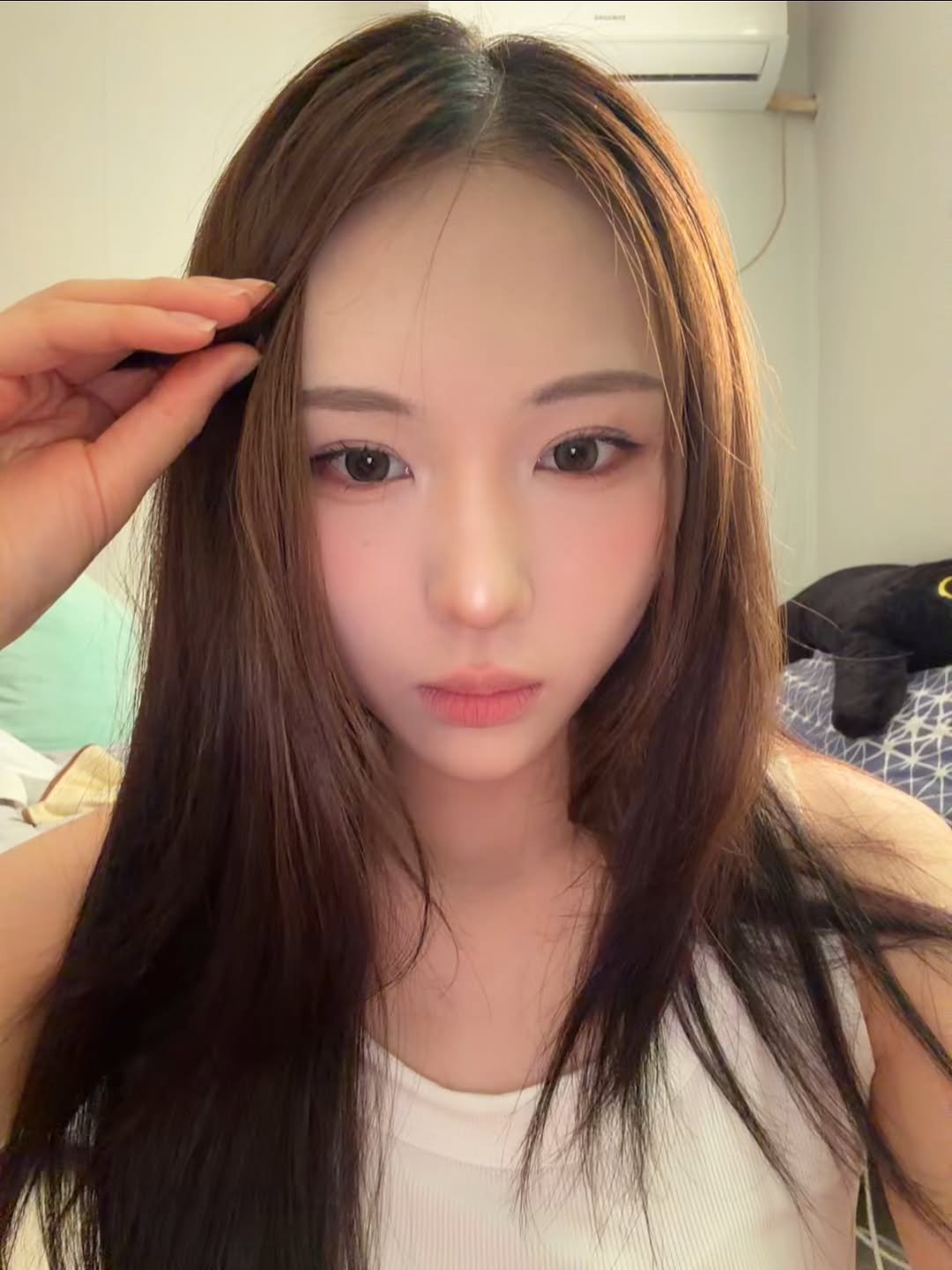 jssang.426 게시물 이미지: 남들 보정으로 사기 칠 때?ㅋ 난 화장으로 사기쳐