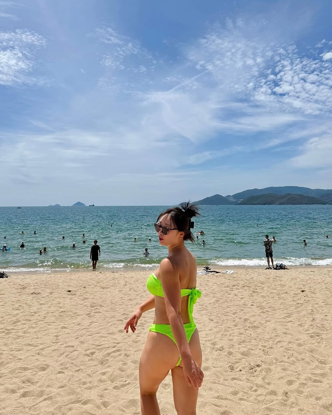 ju_vvely 게시물 이미지: 까불던 나트랑 하얀 엉덩이의 최후. 
다들 올 여름 화상 주이..아,아니...