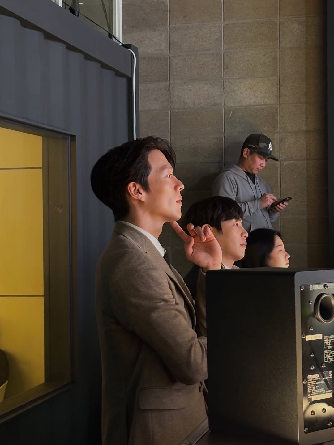 Photo by 장기용 on November 20, 2025. May be an image of one or more people, speaker and text.