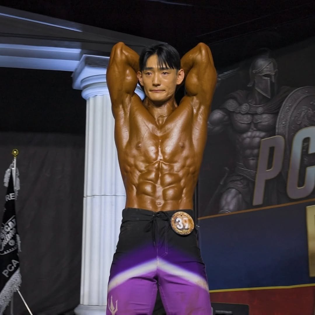 Photo by 이주원 on August 12, 2025. May be an image of 1 person, biceps, body building and text.