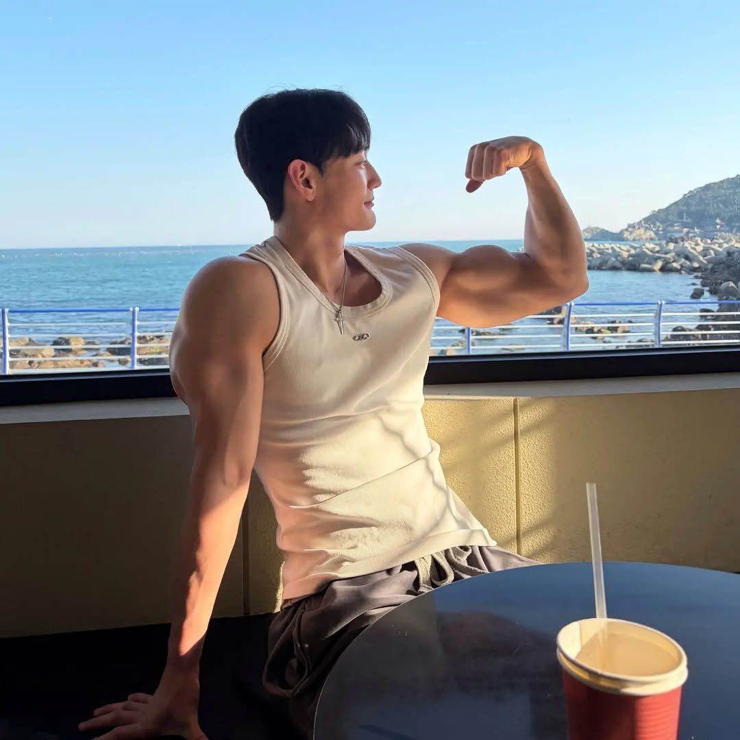 judybuilder 게시물 이미지: 이젠 사진도 포징이 더 자연스러움😁💪🏽

오랜만에 바닷바람 마시면서...