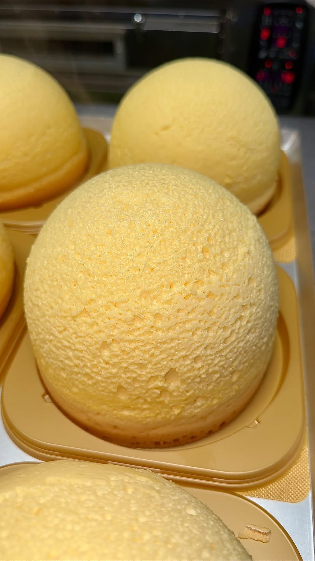 jukananan727 게시물 이미지: What would you name this cake?🍰 
⁡
GURUMAN...