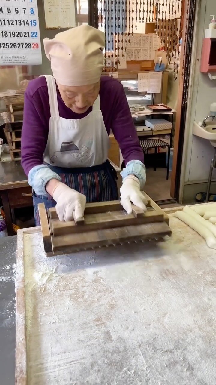 jukananan727 게시물 이미지: 97year old grandma’s Mitarashi dango🍡 
⁡
All...