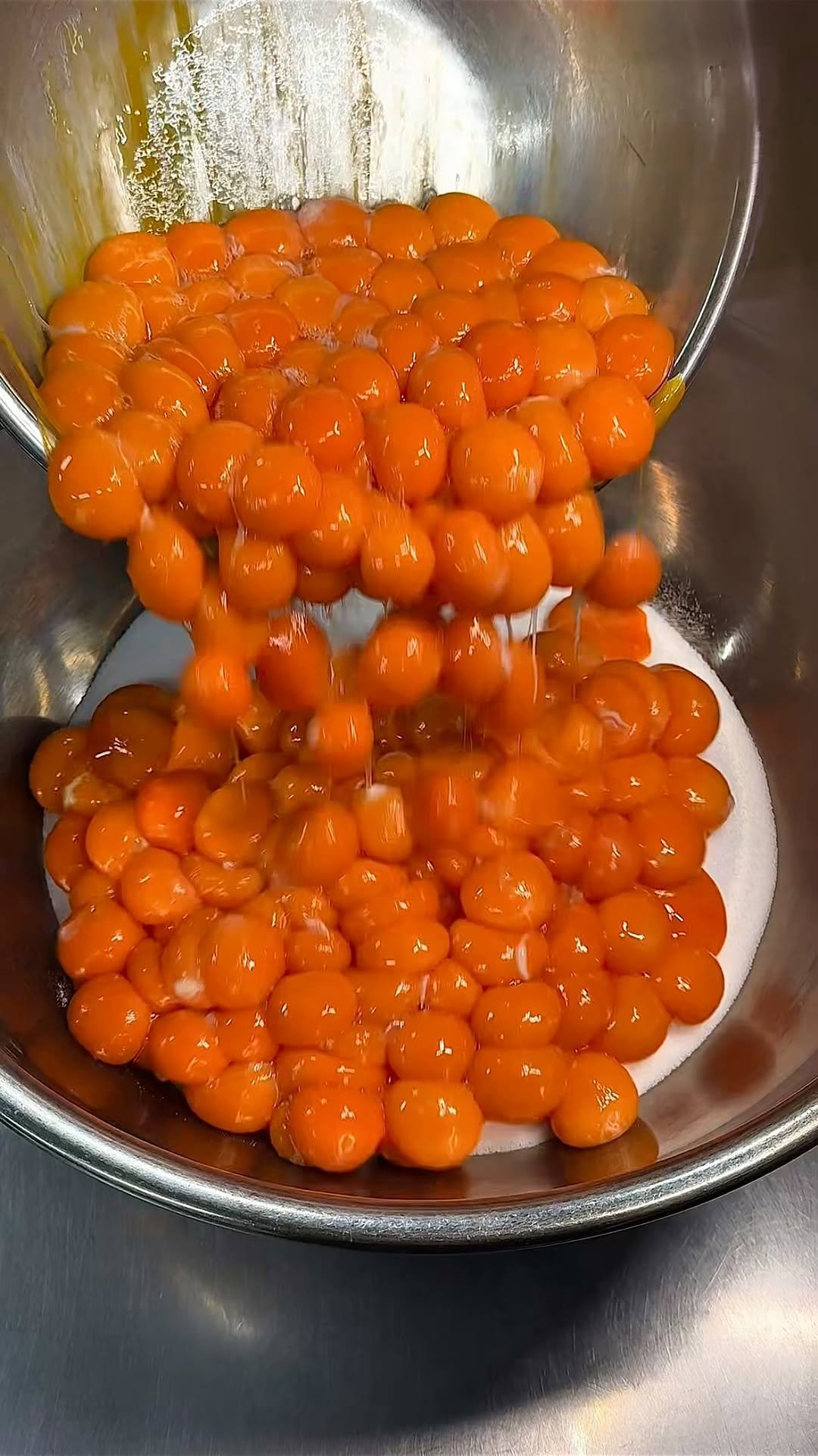 jukananan727 게시물 이미지: Chicken farm’s cream puffs made from their own...