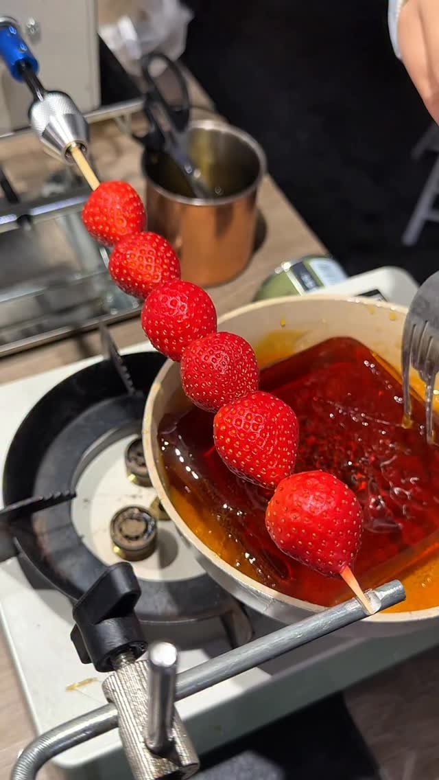 jukananan727 게시물 이미지: Golden Tanghulu in Taiwan🍓 

📍 Wusheng Night...