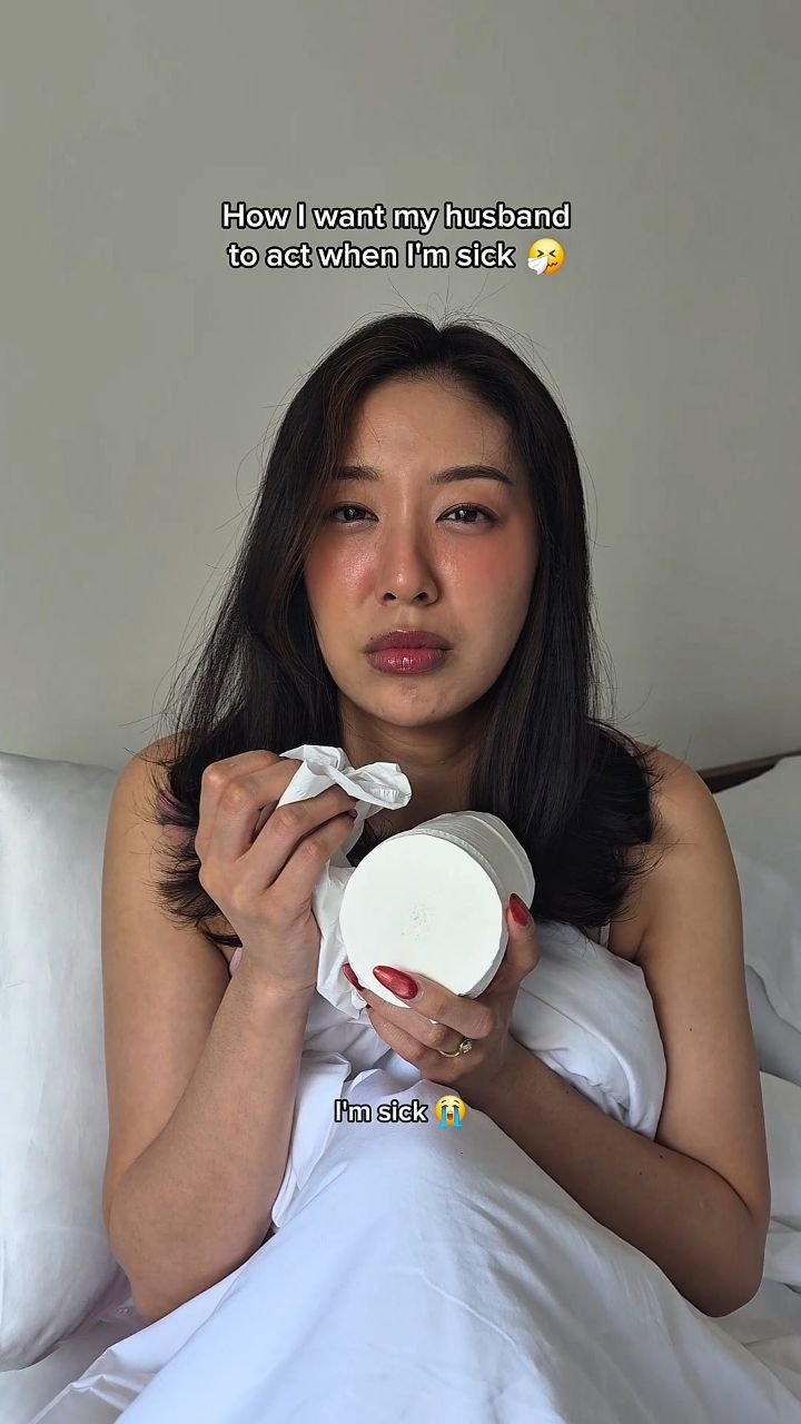 julesxandy 게시물 이미지: Anyone else turn into a complete baby when...