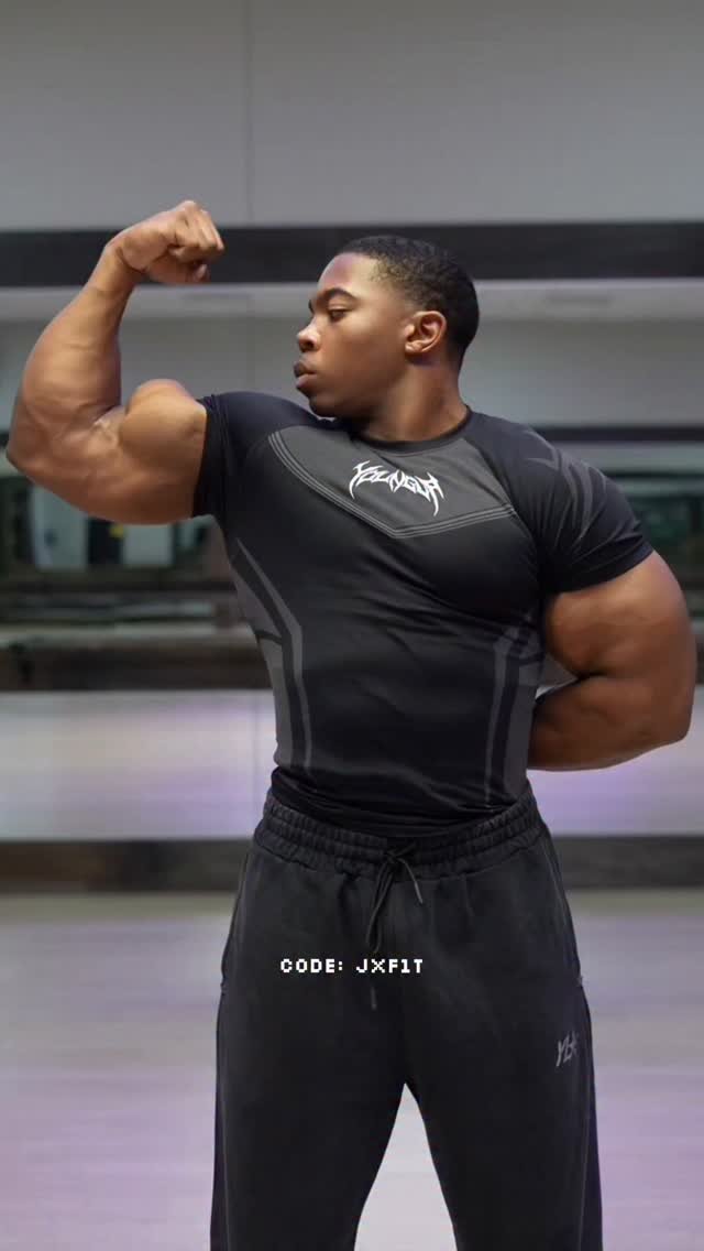 julianxf1tness 게시물 이미지: Support by using my @youngla code "JXF1T"...