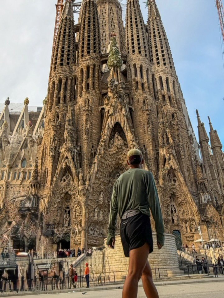 jun.hyeok__s 게시물 이미지: 바르셀로나 런트립🇪🇸
유럽여행에서 빠질 수 없는 런트립!
여행 중 조깅하면 좋은...