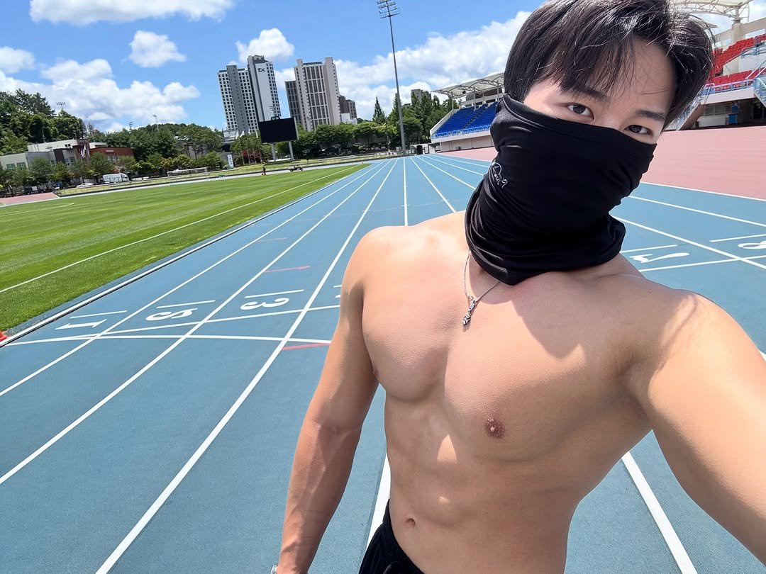 jun_o_o7 게시물 이미지: 숨이 턱 끝까지 차도록