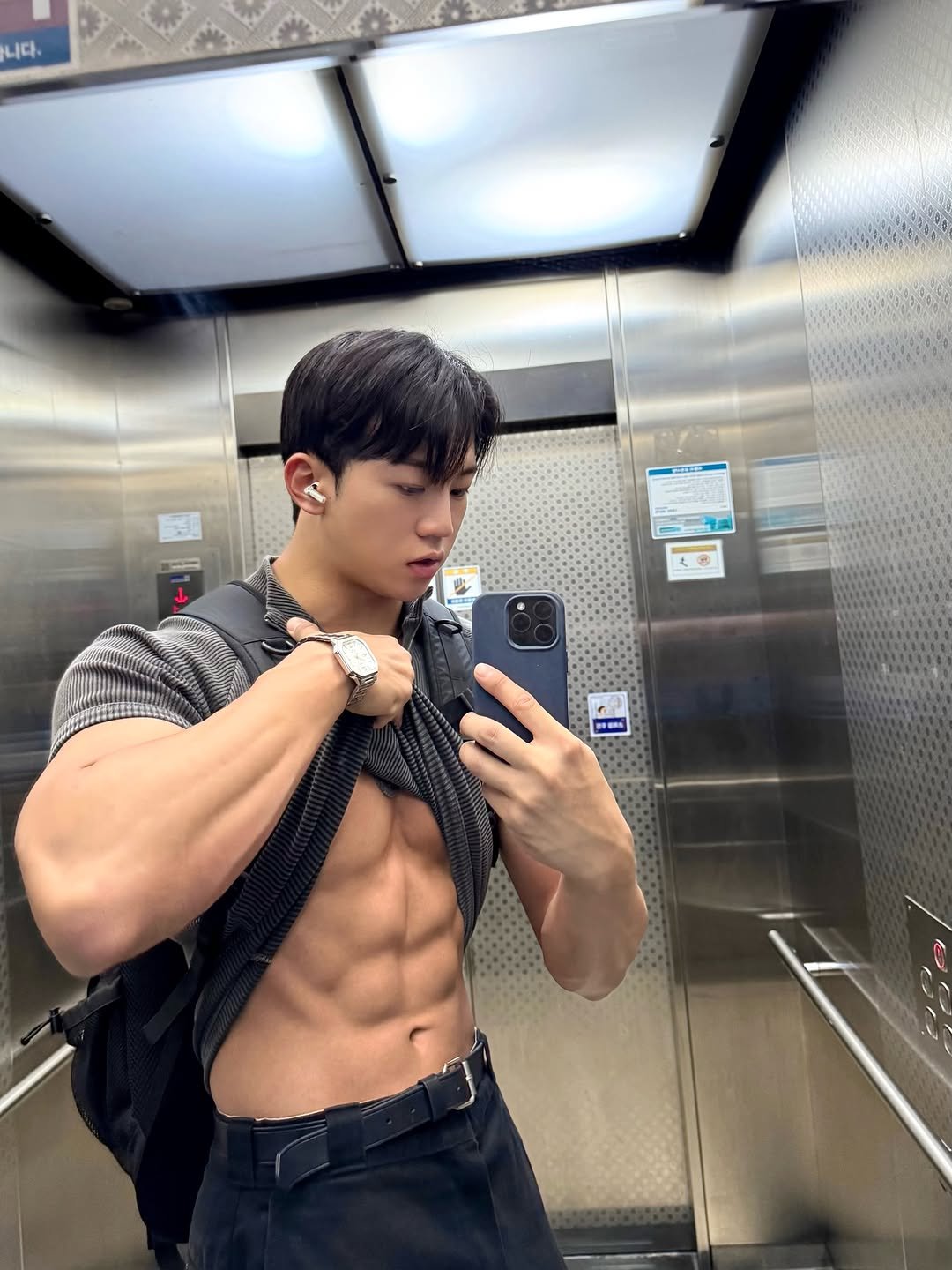 jun_o_o7 게시물 이미지: 내성적인 범생이의 거울샷