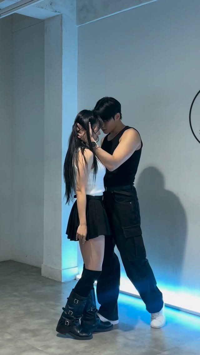 jun_seonng 게시물 이미지: 존잘 몸치 가르치기 어때요?

@tyla #tyla #chanel #dance