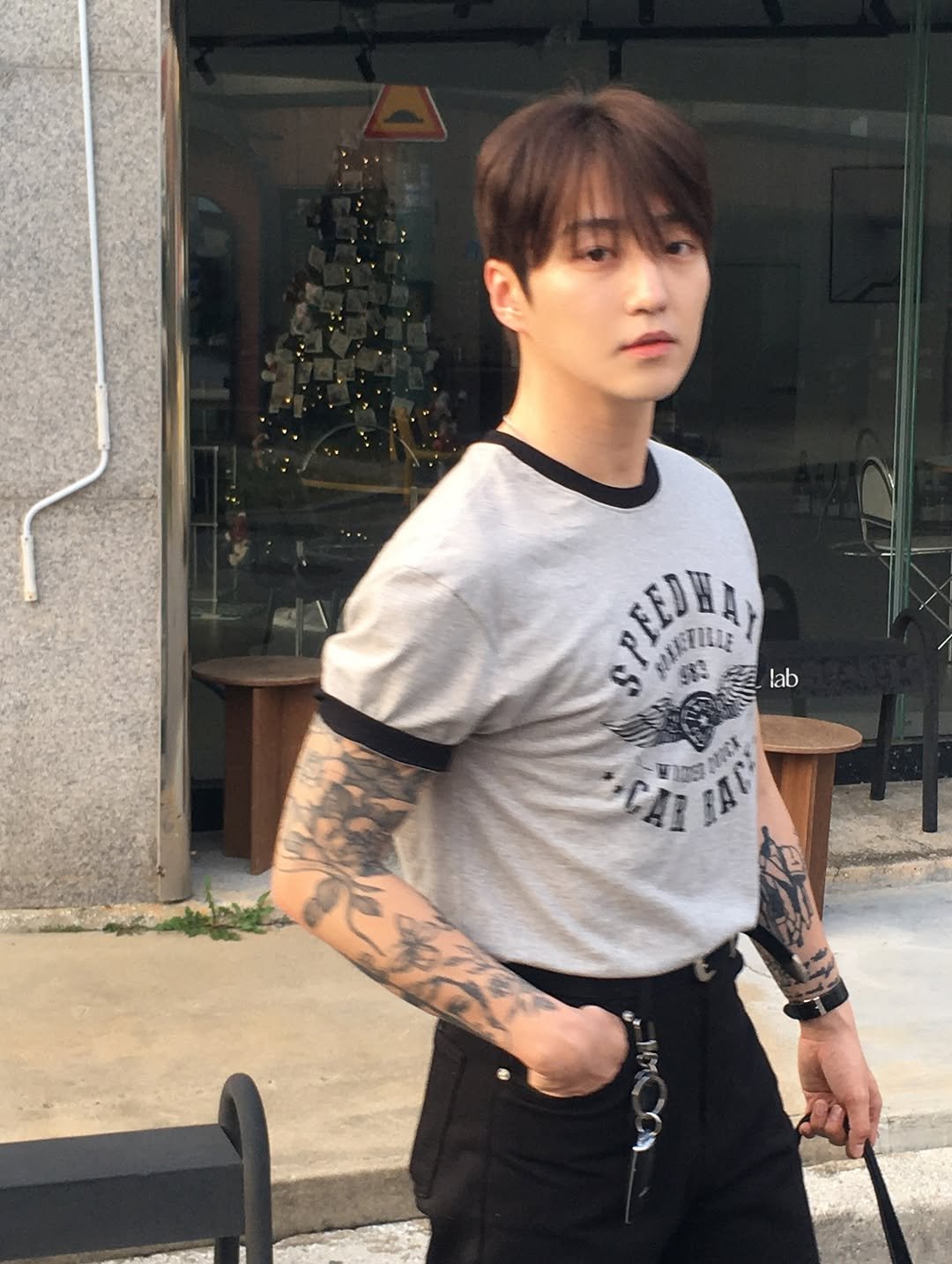 Photo by 준브로 JUNBRO / ᴊᴜɴᴏ on June 17, 2025. May be an image of one or more people, hair, bolo tie and text.