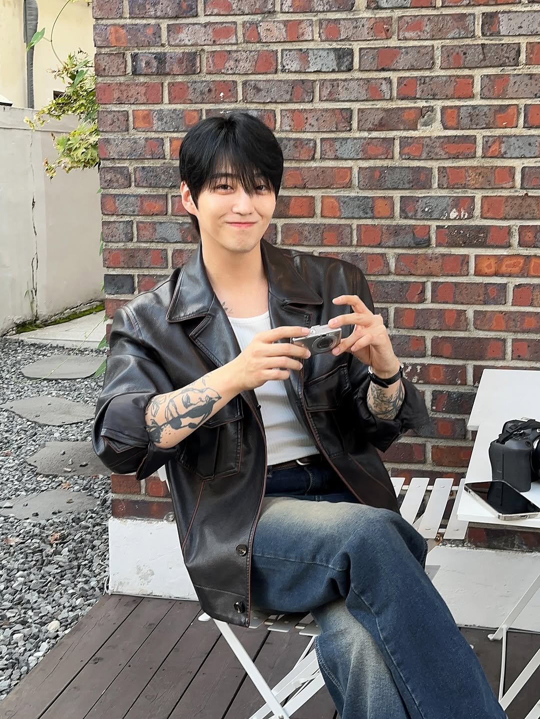 Photo by 준브로 JUNBRO / ᴊᴜɴᴏ on September 10, 2025. May be an image of 1 person, bangs, cigarette, bolo tie and text.