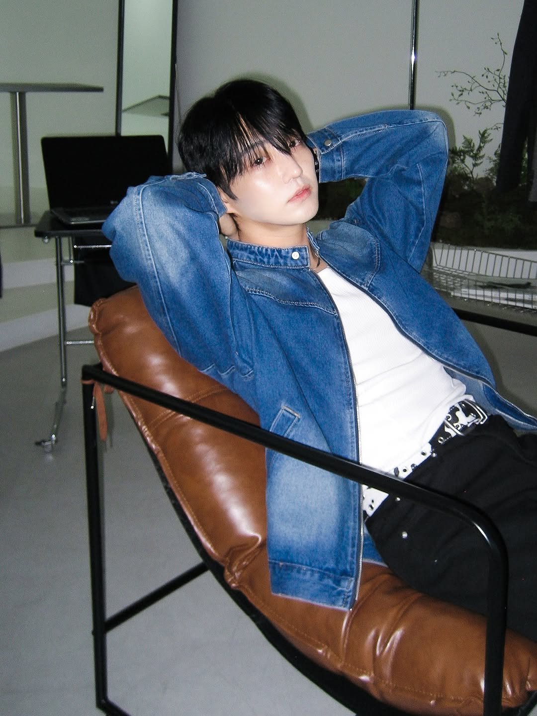 Photo by 준브로 JUNBRO / ᴊᴜɴᴏ on August 23, 2025. May be an image of 1 person, bangs, bolo tie and text.