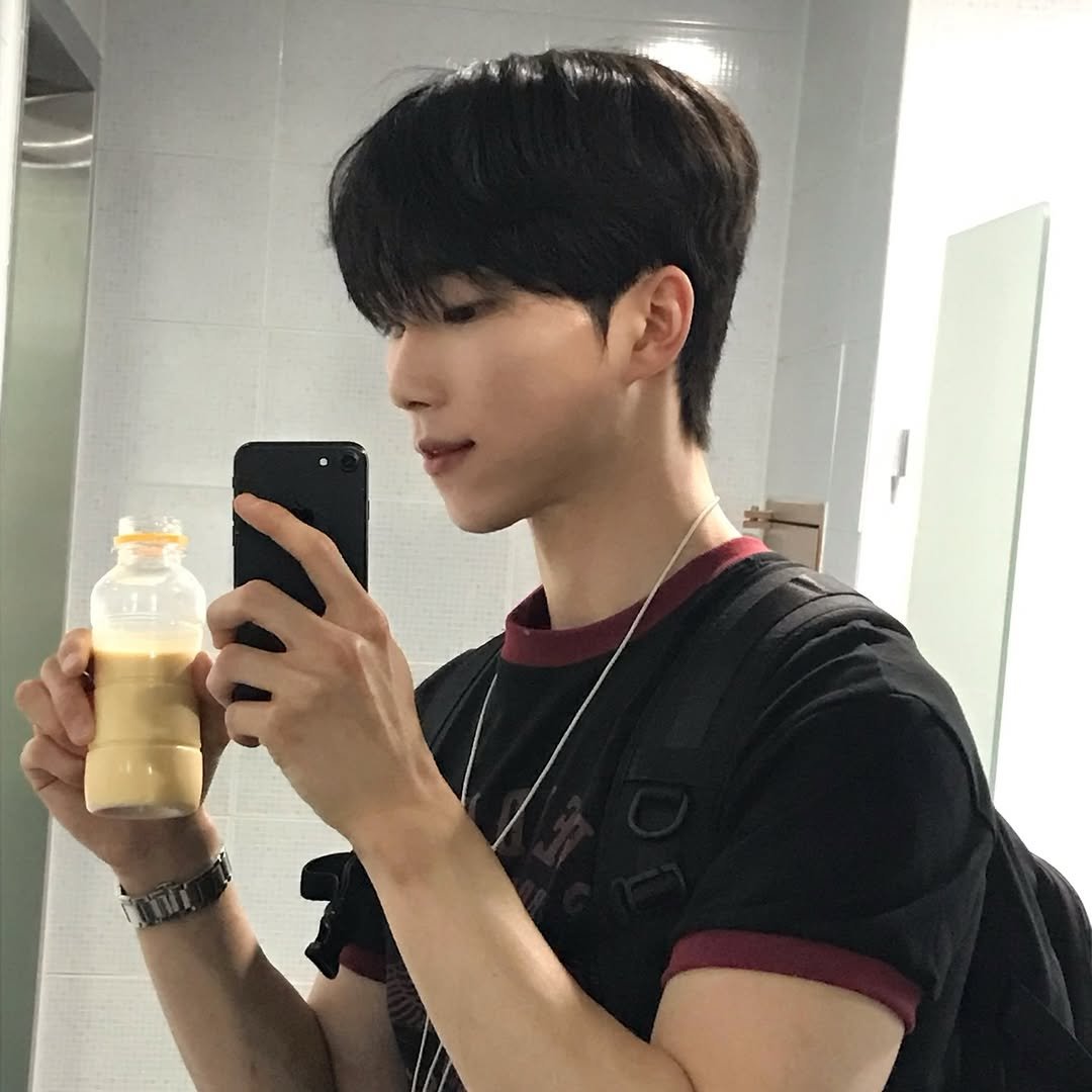 juneasy__ 게시물 이미지: 프로틴 마실래?🦊