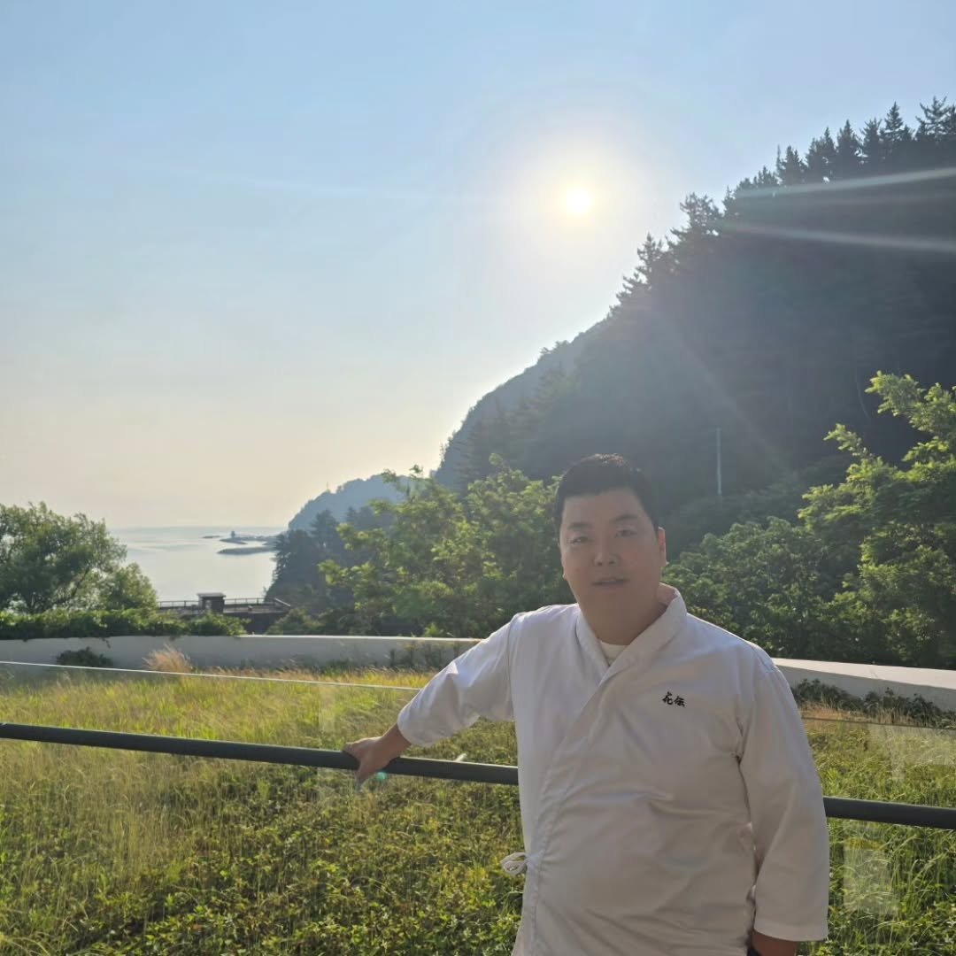 jung_hoyoung_caden_ 게시물 이미지: 안녕하세요 카덴의 정호영입니다 저희 카덴에서는 연희동과 제주도 매장에서 근무하실분을...
