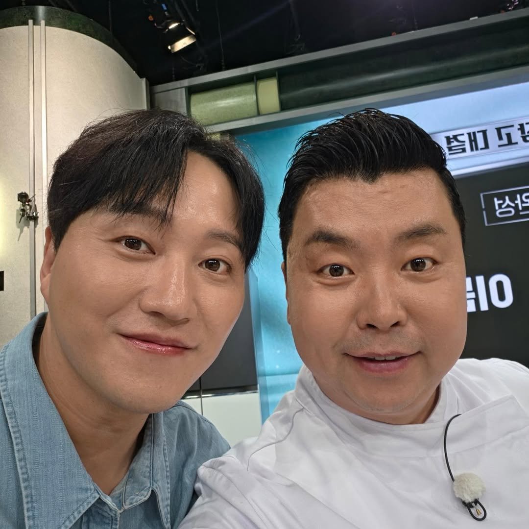 jung_hoyoung_caden_ 게시물 이미지: 오늘저녁 냉장고를 부탁해 ♡♡♡
오늘은 김대명배우님의 냉장고를 털어 보겠습니다...
