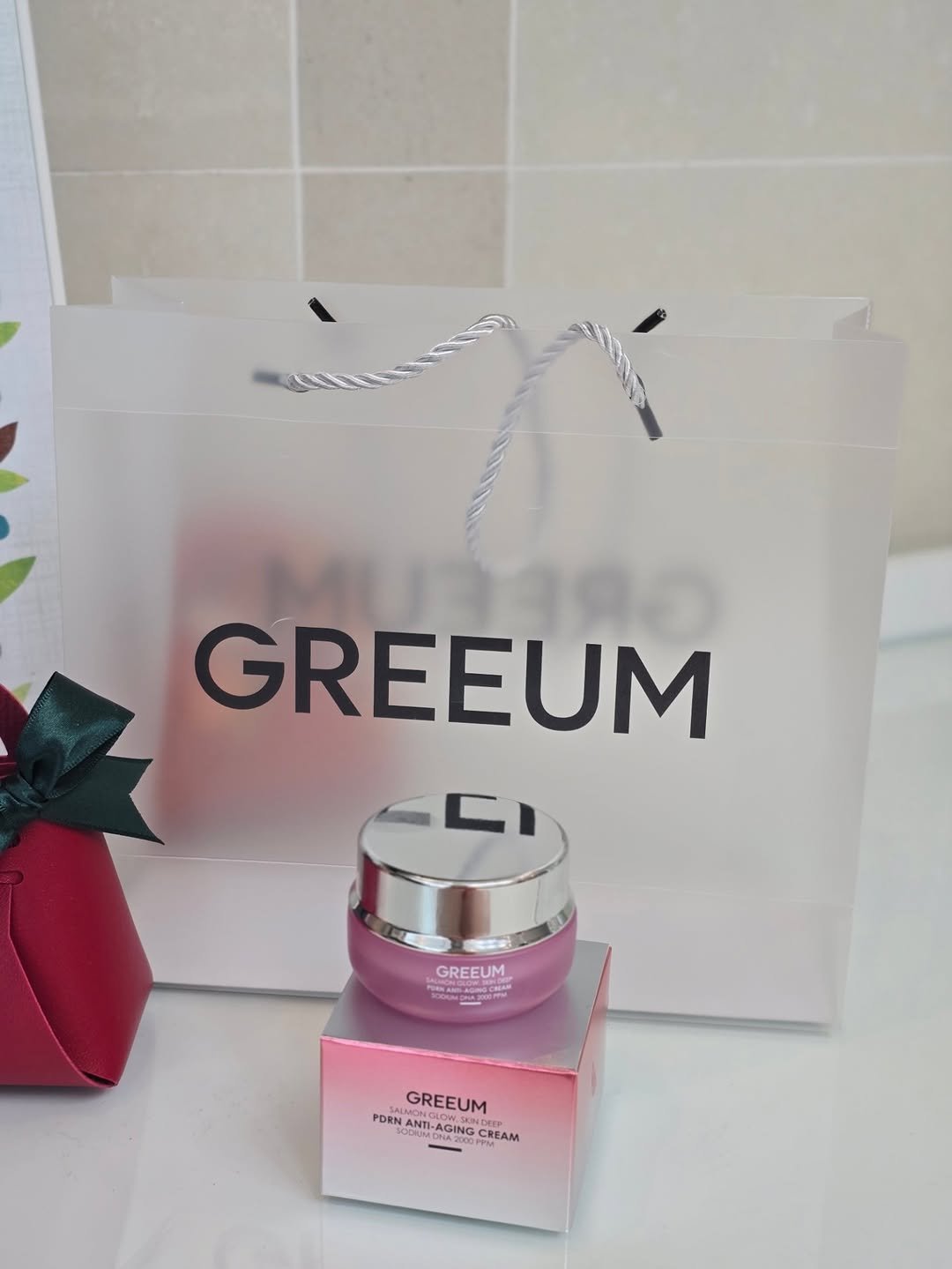 jungeun5869 게시물 이미지: #협찬 
@greeum.official

요즘 피부관리 #그리움크림 제대로...