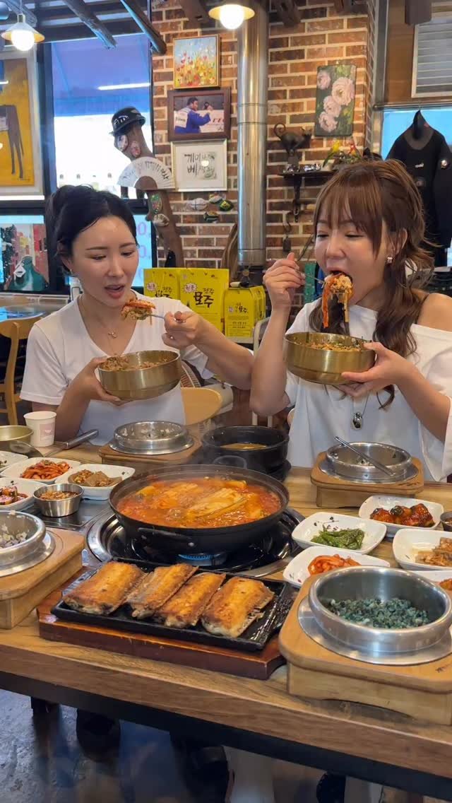 junghyun.lg 게시물 이미지: 누가? 전라도언니 vs 경상도언니 차이점? #개미와베짱이
The hidden...