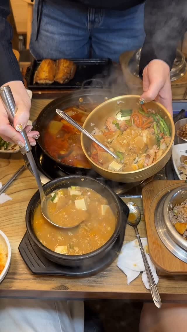 junghyun.lg 게시물 이미지: 전주 다슬기 솥밥에 비벼먹는 청국장 #개미와베짱이
낚시로잡은 싱싱한갈치조림과...