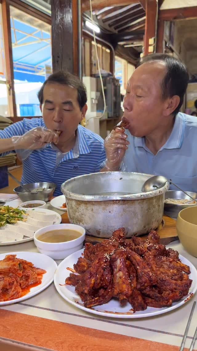 junghyun.lg 게시물 이미지: 자고로 뼈에 붙은 고기가 제일 맛있다는 60대 아재들
우리밀,마,땡초를 주재료로...