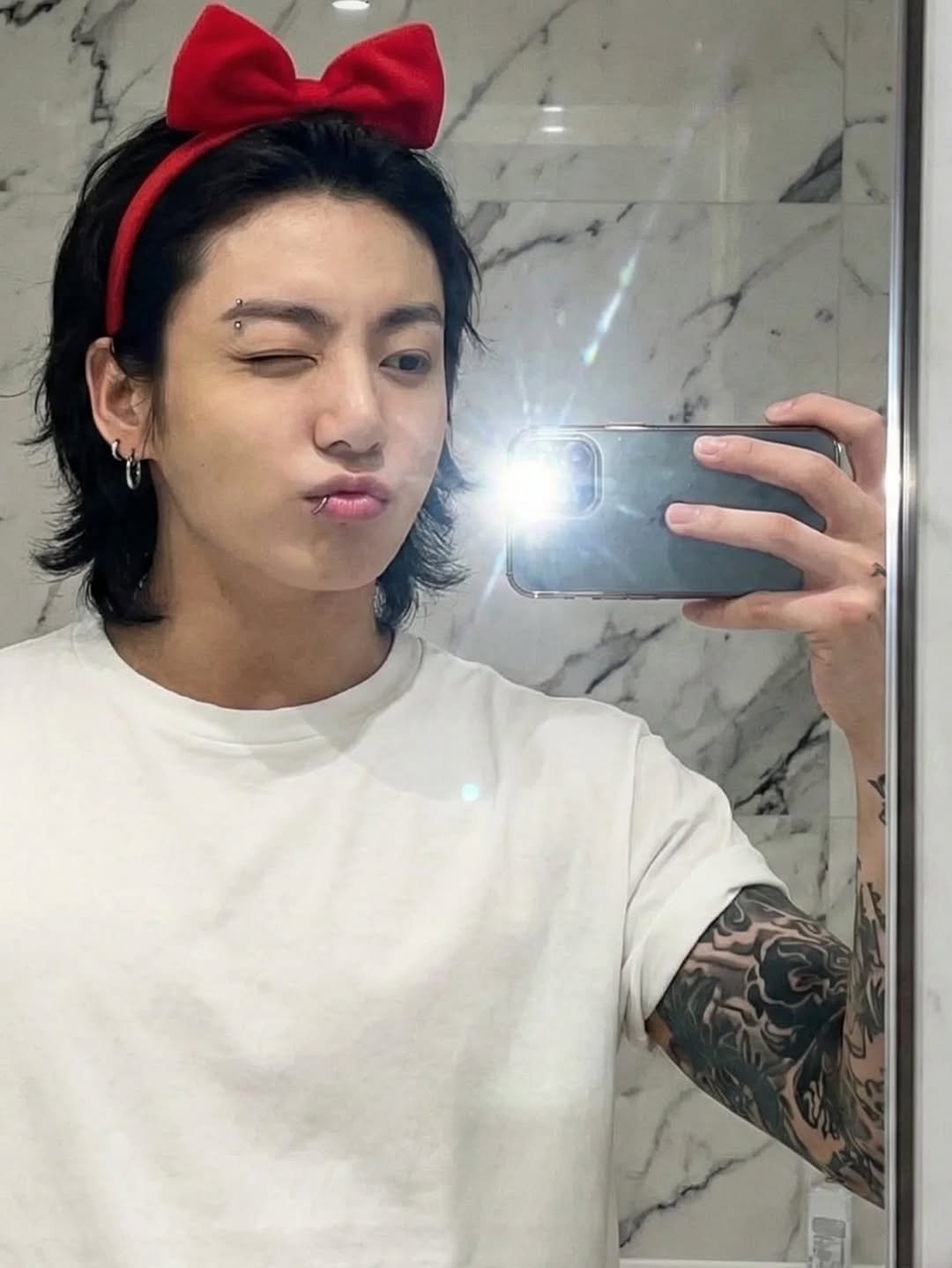 Photo by JUNGKOOK (전정국) Updates on December 29, 2025.