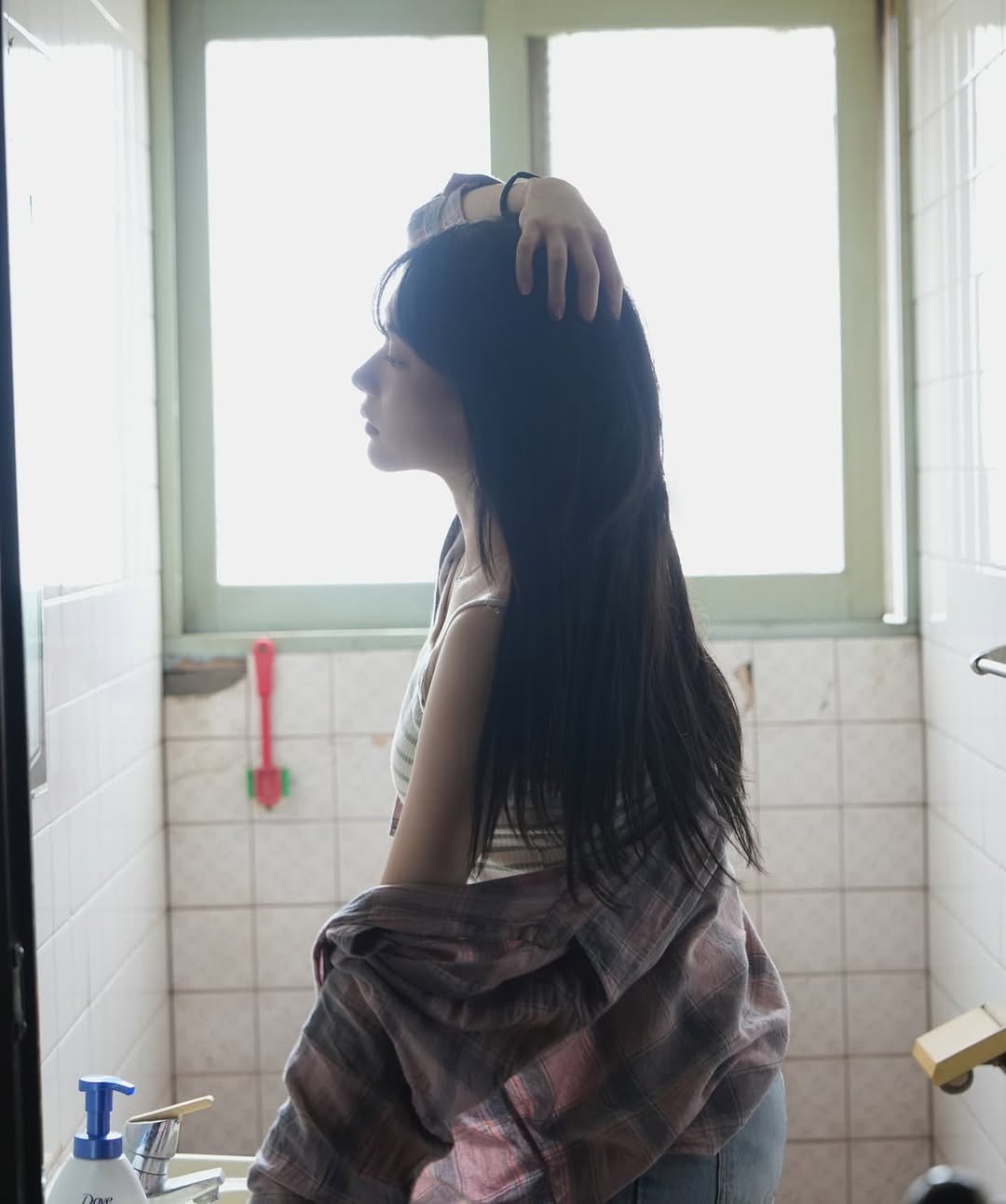 Photo by 조윤수 on September 03, 2025. May be an image of 1 person, faucet, shower, flannel and text.