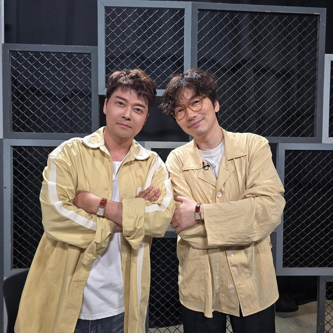 junhyunmoo 게시물 이미지: 패션 도플갱어♡

같은 날 같은 색 같은 시계! 

#전지적참견시점