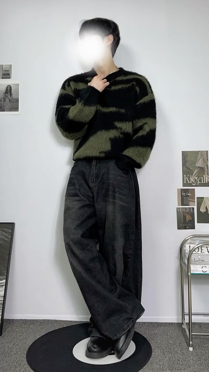 junji_66 게시물 이미지: 느좋남 되는 니트 코디

팔로우 후 디엠으로 
해당 릴스 보내주시면 제품 링크
전부...