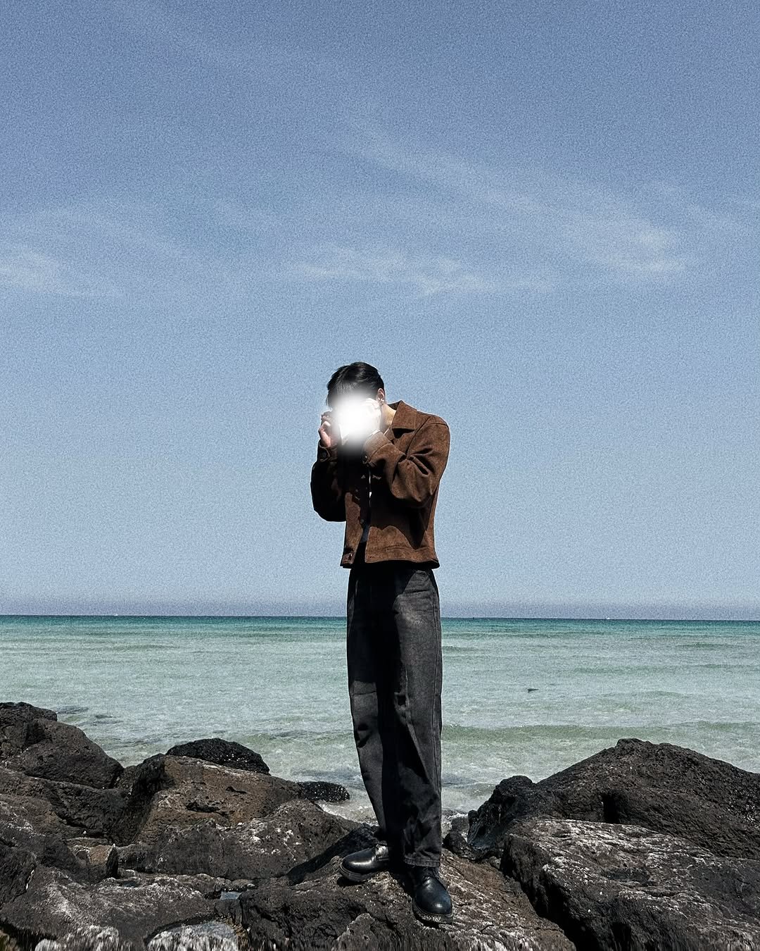 Photo by 준지 on April 25, 2026. May be an image of standing and text.