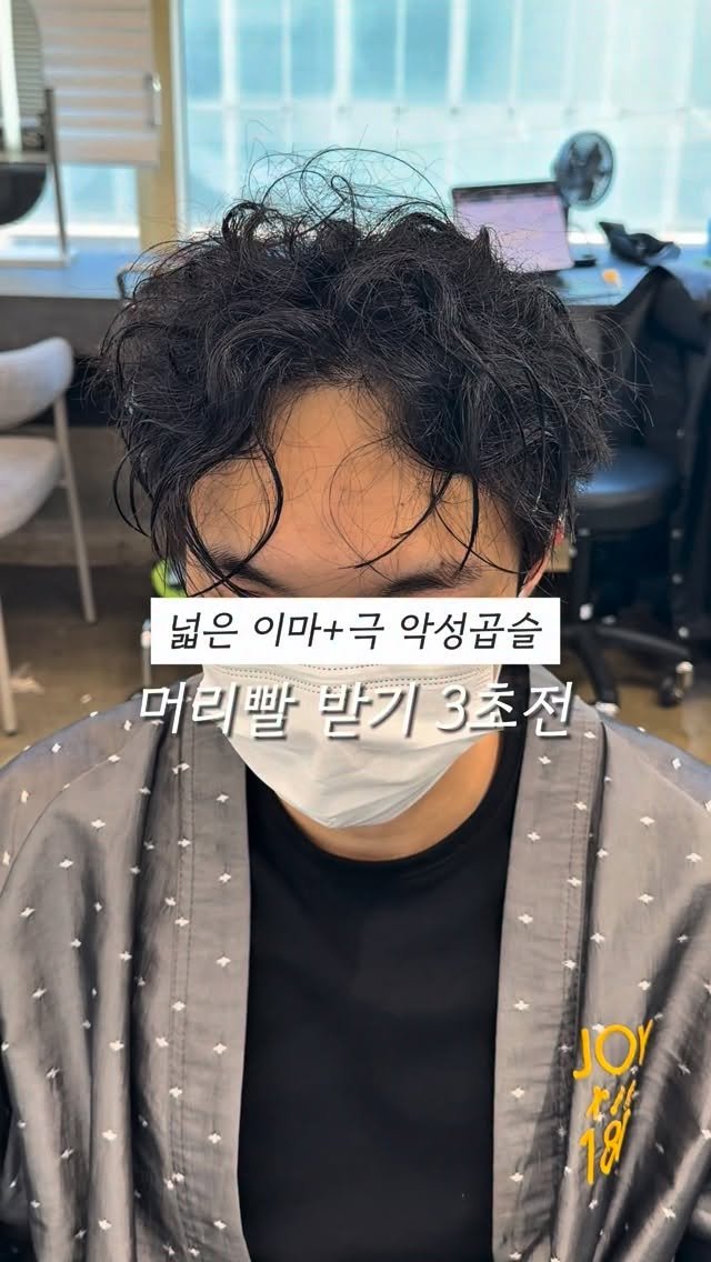 juri_meori 게시물 이미지: 동일인물 힌트 👇🏻
(눈썹 위에 점이 있어요🫪)

안녕하세요...