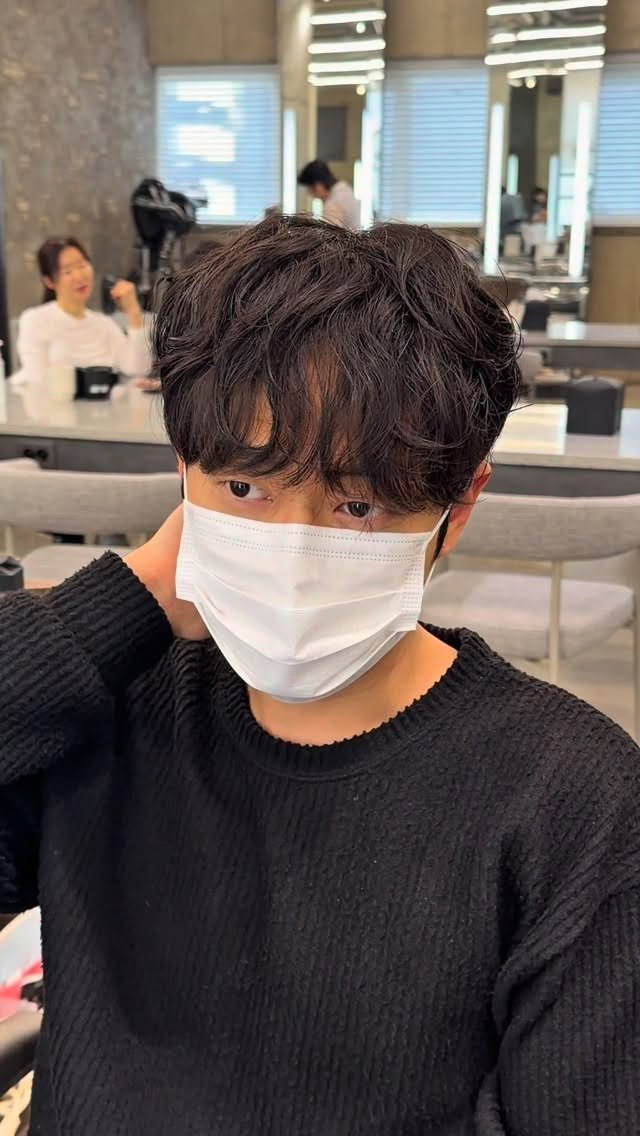 juri_meori 게시물 이미지: 여자친구가 좋아하는 댕댕한 남자펌🐶🐾
_
자유분방한 컬감의 #시스루쉐도우펌...