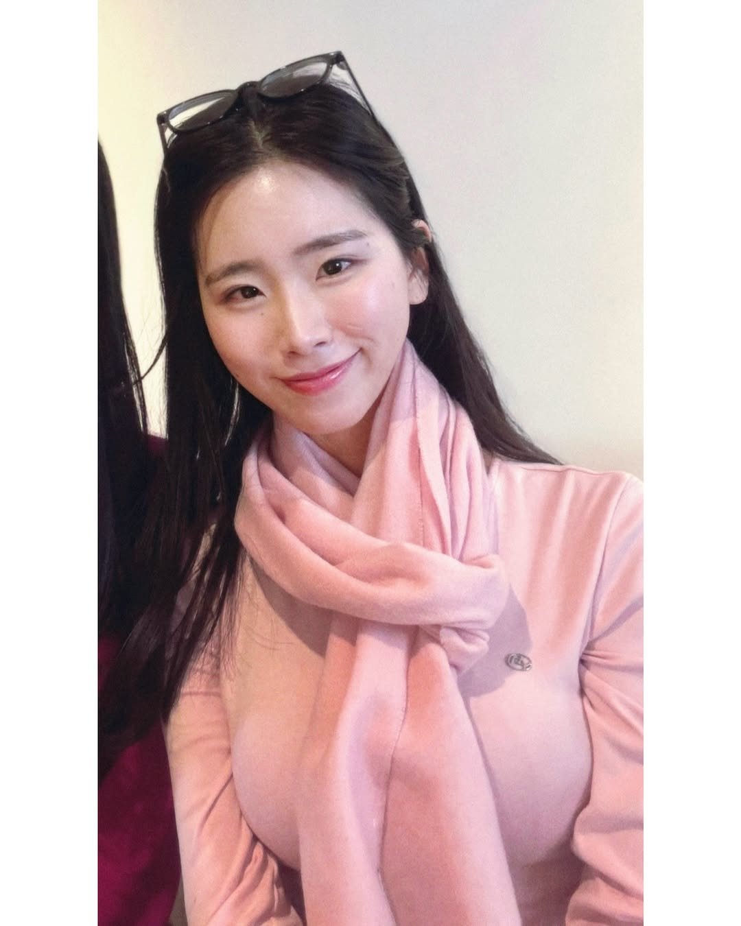 Photo by 최호랑 on January 26, 2026. May be a selfie of one or more people, hair, scarf, turtleneck, parka and text.